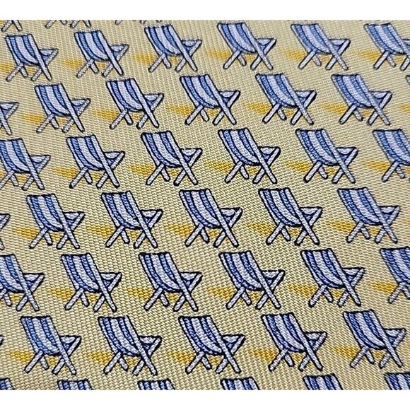 Vineyard Vines Men's Yellow Beach Chair Fun Print Silk Tie Necktie Preppy 61"x4" - Picture 2 of 5